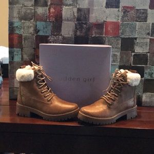 NWOT STEVE MADDEN GIRL BOOTIE